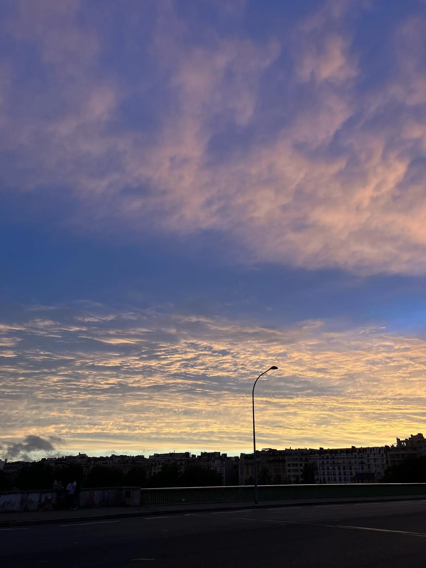 C&rsquo;est la rentr&eacute;e demain et j&rsquo;ai encore pass&eacute; l&rsquo;&eacute;t&eacute; &agrave; &eacute;crire &agrave; Paris. Ce matin tout &eacute;tait nul et j&rsquo;&eacute;tais pr&ecirc;te &agrave; tout foutre &agrave; la fen&ecirc;tre 