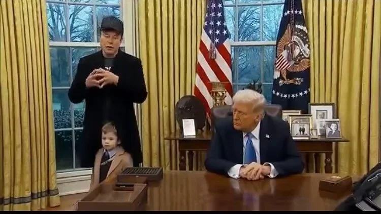 J&rsquo;essaie de couper et je tombe sur &ccedil;a.
Cette vid&eacute;o. Musk debout. Trump assis, papy s&eacute;nile. Et l&rsquo;enfant. Que fait il ici cet enfant perdu ? Qui est l&rsquo;enfant dans la salle? 

Un homme qui n&rsquo;a pas &eacute;t&e