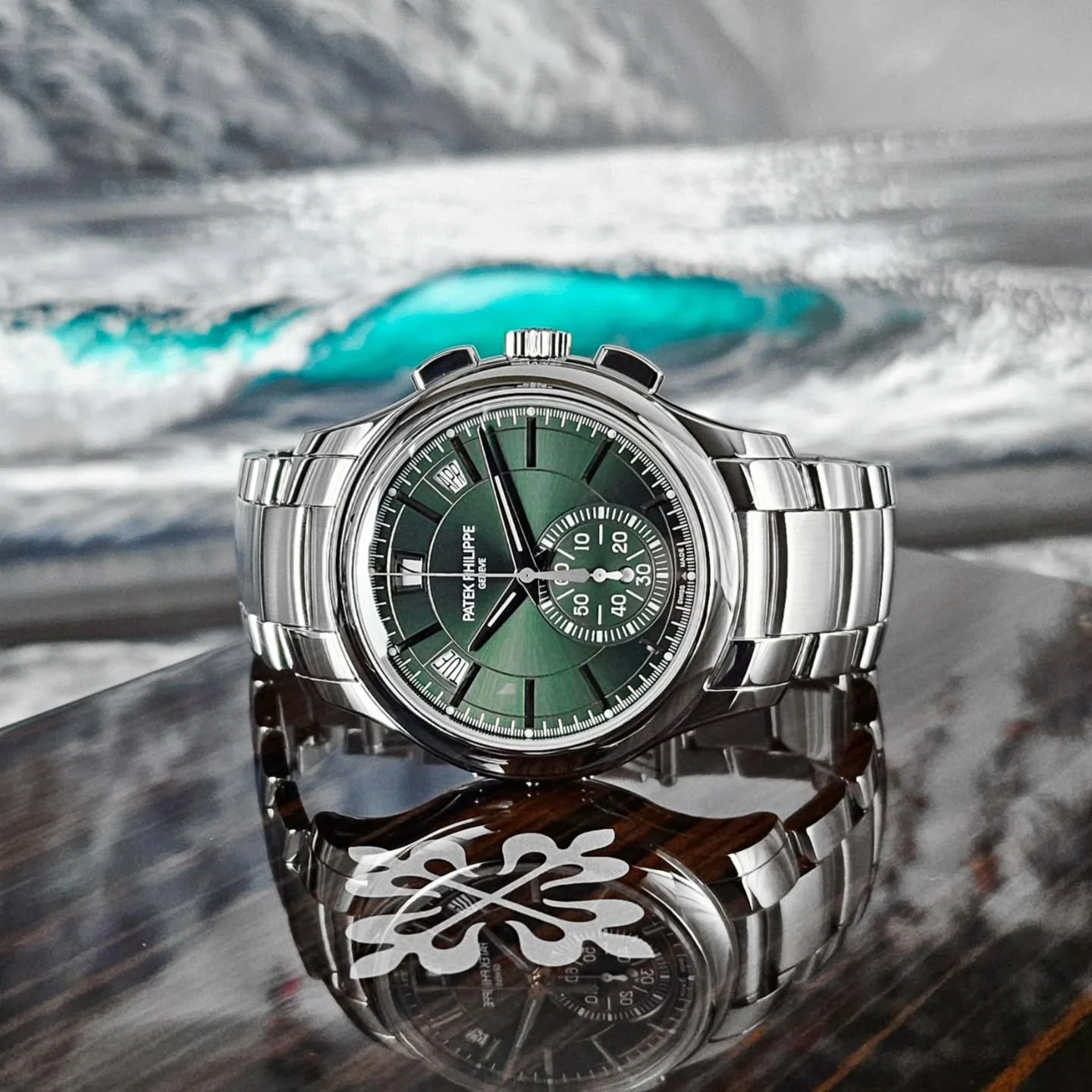 Complicated Patek&mdash;done the modern way. The 5905/1A-001 brings together high horology and everyday wearability in a full stainless steel execution, making it one of the most versatile complicated pieces in Patek Philippe&rsquo;s lineup.

Its sta