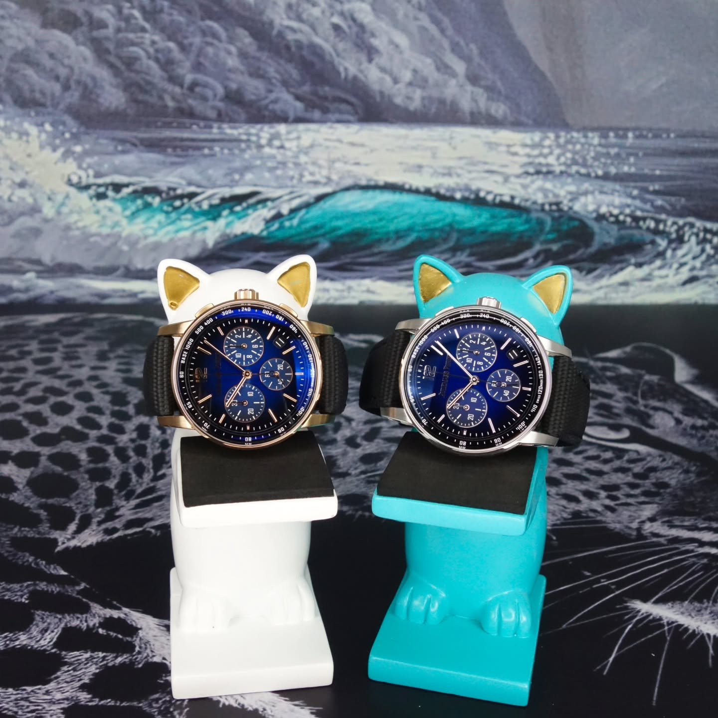 There's no debate that these laquer blue dials are beautiful....but are you choosing the rose gold or white gold?

#APWatch #Code1159 #BlueDial #WhiteGold #RoseGold