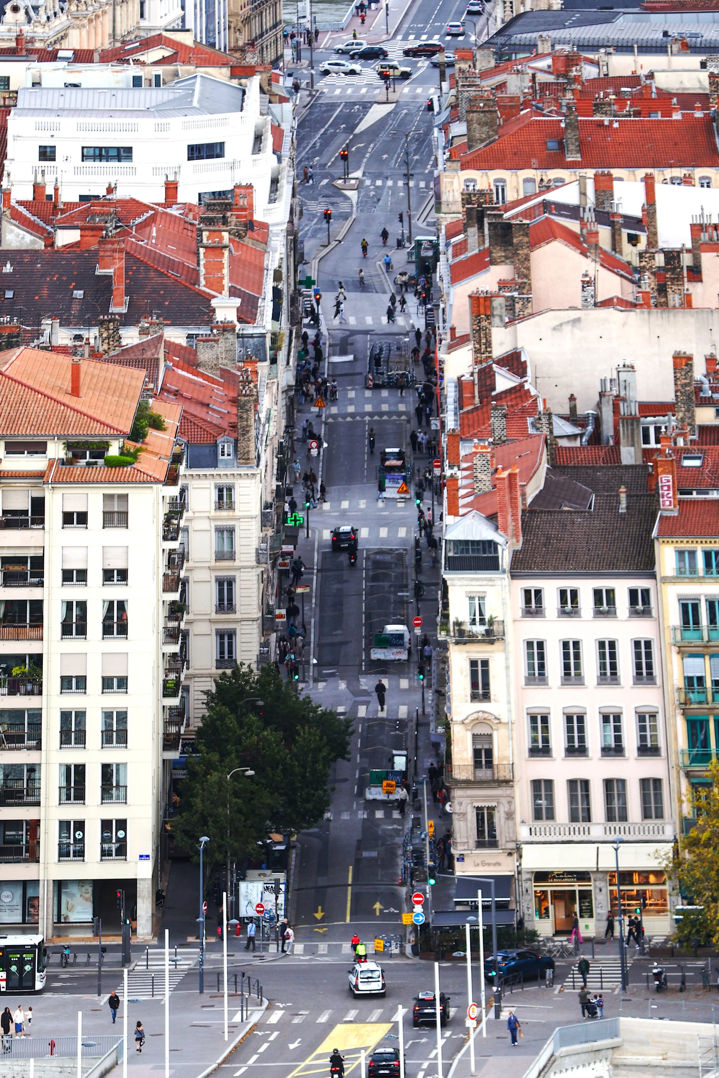 Lyon - Long distance High st view - IMG_4641.jpg