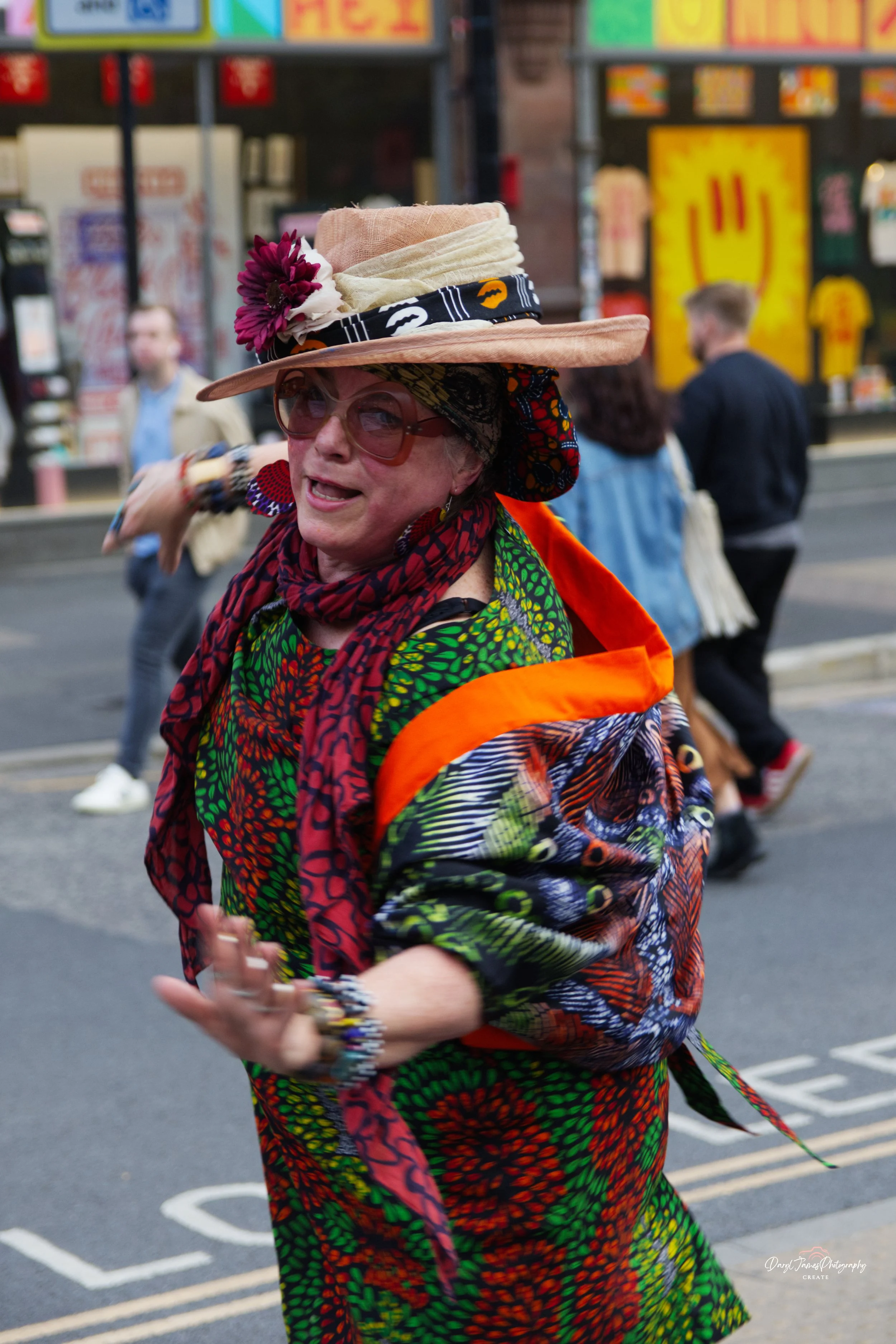 2 yong ladys -DJ Respect Afrika 2 - IMG_0088.jpg