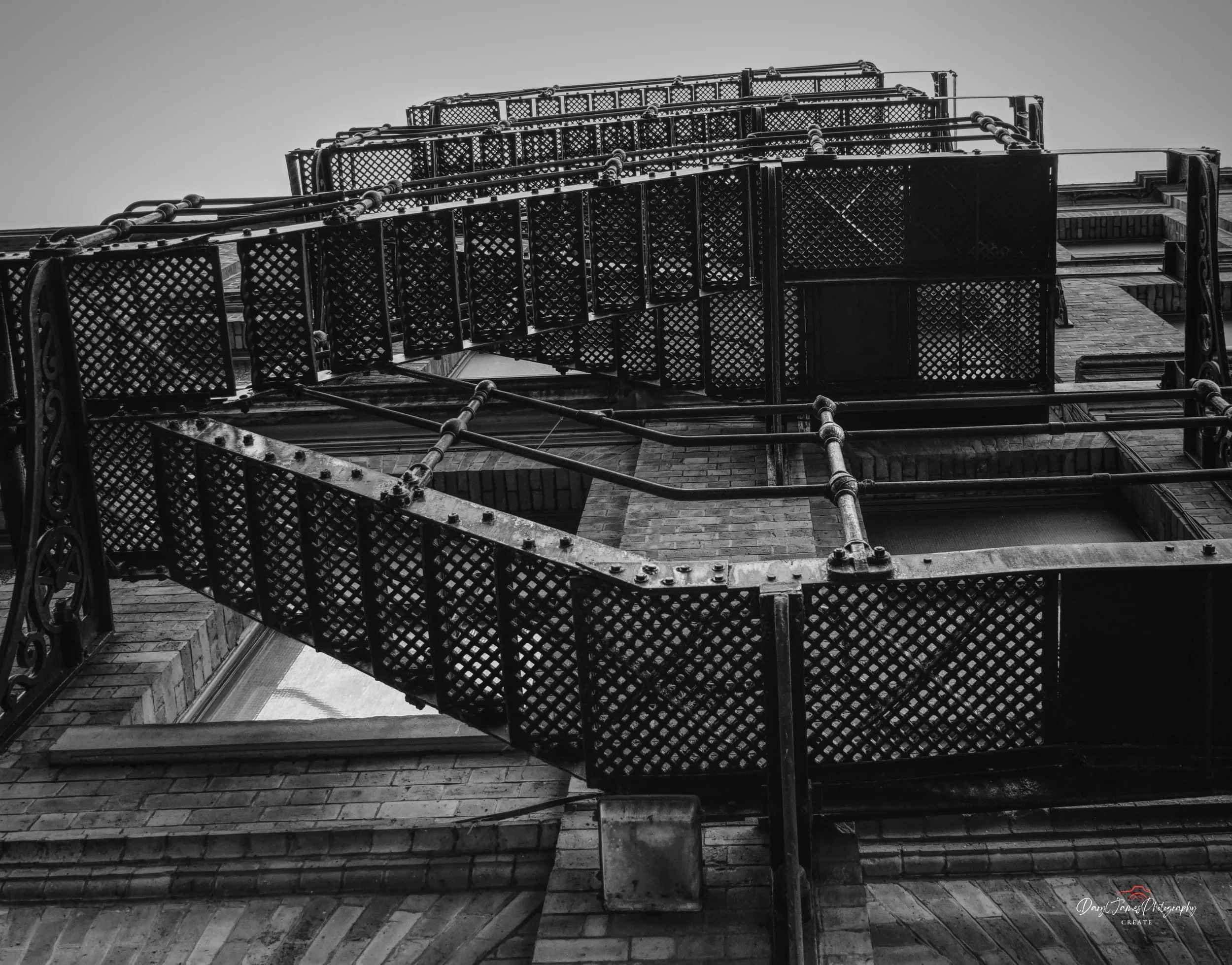 Iron stairs + Gra - IMG_0595.jpg