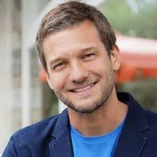 Charlie Luxton headshot — architectural designer and keynote speaker on sustainable housing and the built environment | 92 Speakers