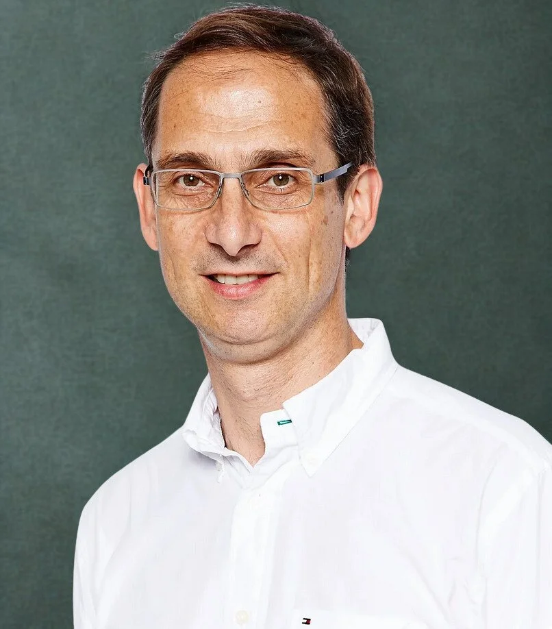 Headshot of Daniel Bobroff, digital consumer behaviour strategist and founder of Coded Futures, represented by 92 Speakers Bureau