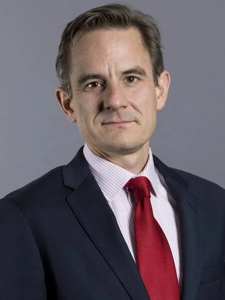 Headshot of Robert Guest, journalist and author, expert on globalisation, borders and economic power, represented by 92 Speakers Bureau