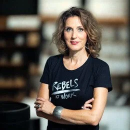 Headshot of Anja Förster, business thinker and expert on courageous leadership and innovation