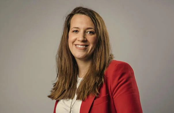 Headshot of Eliza Filby, generational sociologist and customer expectations expert, represented by 92 Speakers Bureau