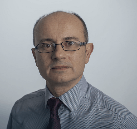 Headshot of Chris Giles, Economics Editor and authority on data, policy and economic reality, represented by 92 Speakers Bureau