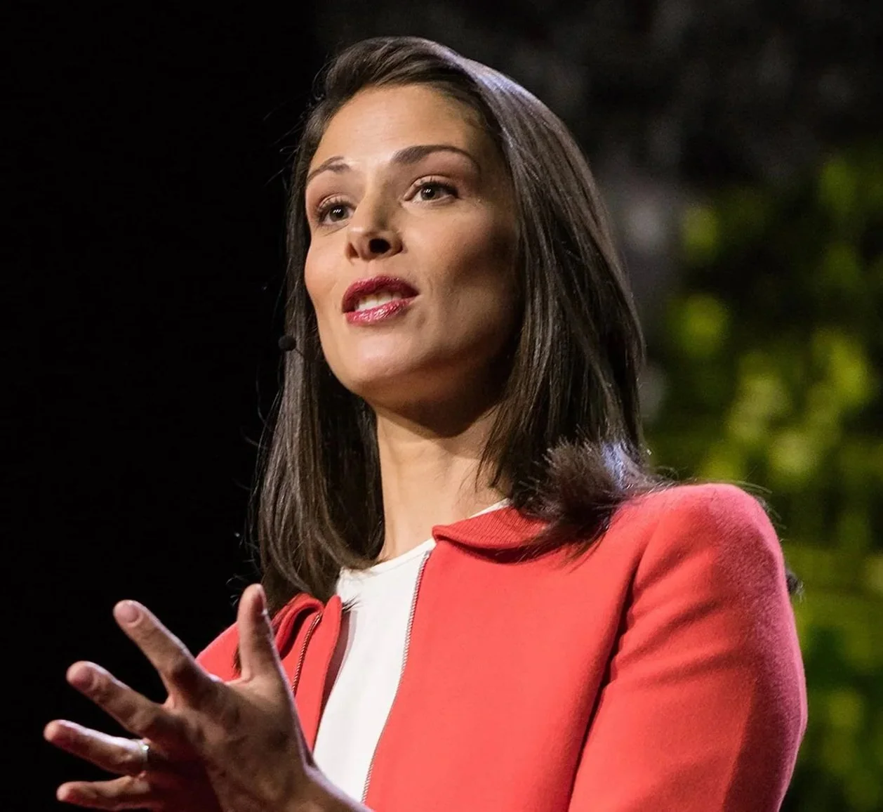 Rachel Botsman delivering a 2026 keynote for 92 Speakers on the evolution of trust in the age of AI, deepfakes, and distributed ledgers
