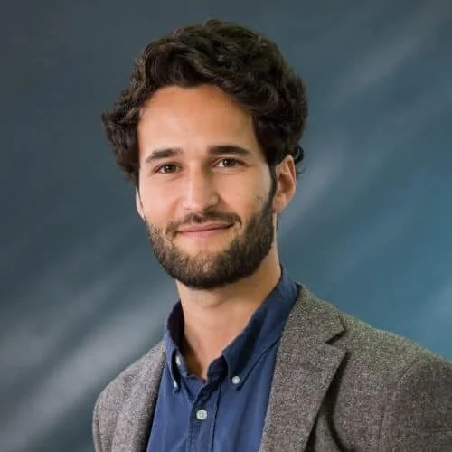 Headshot of Daniel Susskind, economist and expert on technology, work and the future of economic value,