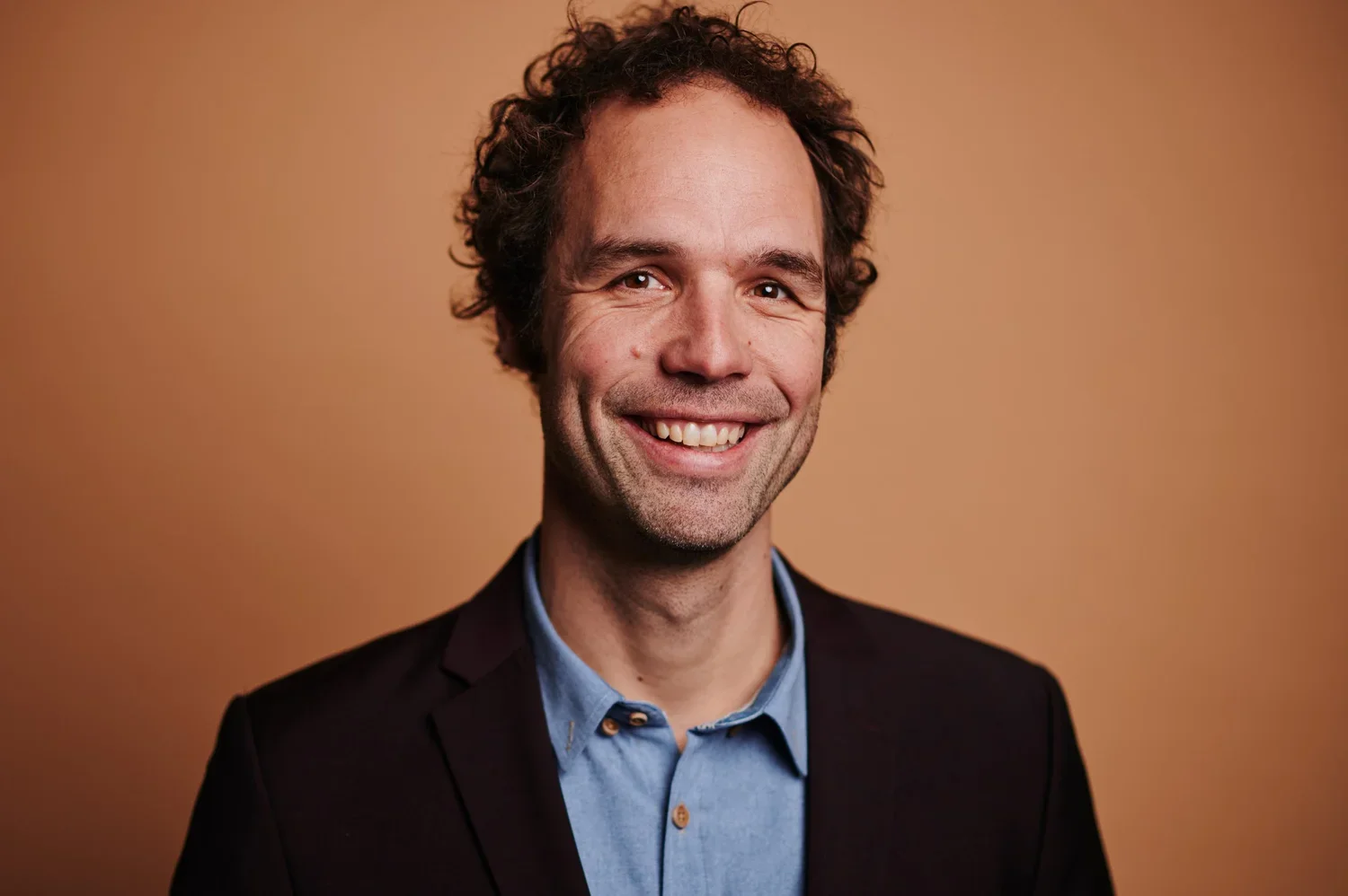 headshot Book-Thimon-de-Jong-Leadership-Human-Behaviour-Neuroscience-Speaker-Conference-Contact-92-Speakers.webp