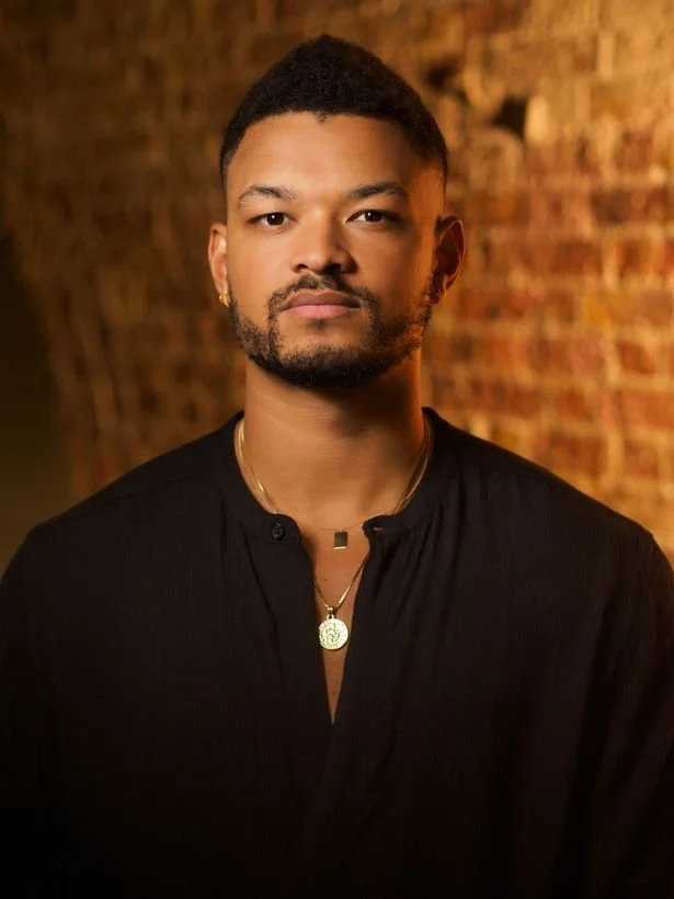 headshot Steven-Bartlett-Dragons-Den-Leadership-Keynote-at-92-Speakers