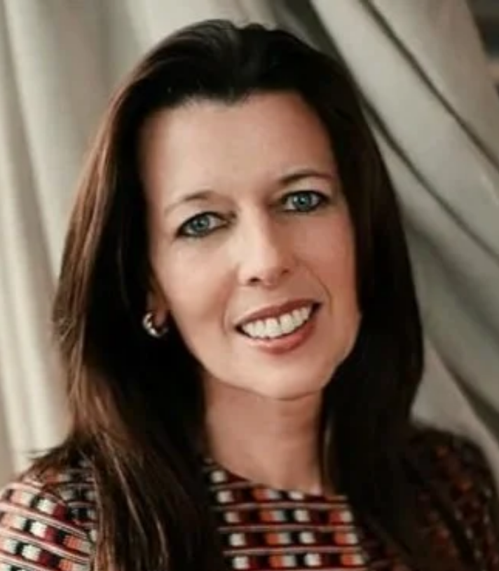 Helena Boschi headshot — behavioural scientist and keynote speaker on decision-making, bias and human judgement