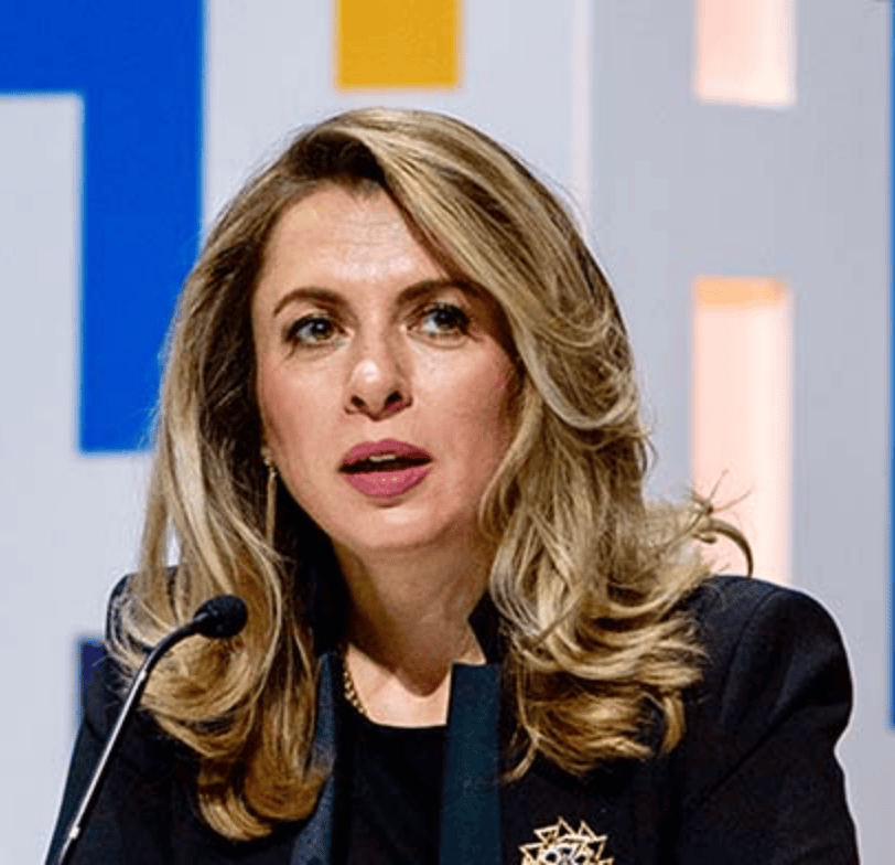 Headshot of Clara Durodié, AI ethics leader and expert on trust and governance, represented by 92 Speakers Bureau