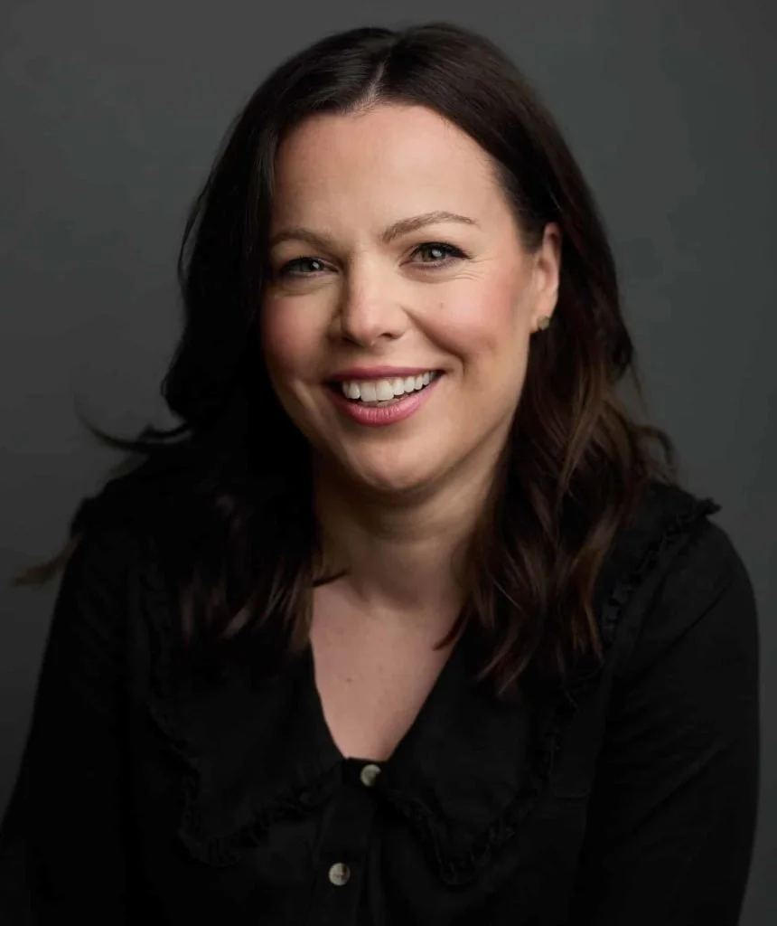 Sarah Mulkerrins headshot, broadcaster, presenter and conference host leading clear, credible live conversation