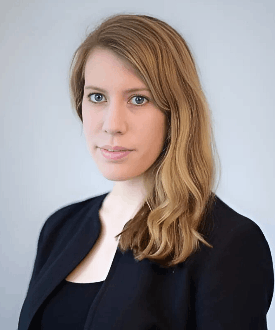 Katy Balls, Washington Editor for The Times and The Sunday Times, on stage for 92 Speakers decoding the impact of American politics on the UK government.