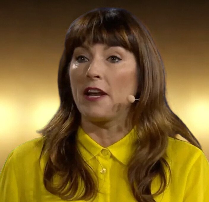 headshot Book-Lucy-Cooke-Wildlife-Presenter-Expert-Conference-Keynotes-Contact-92-Speakers