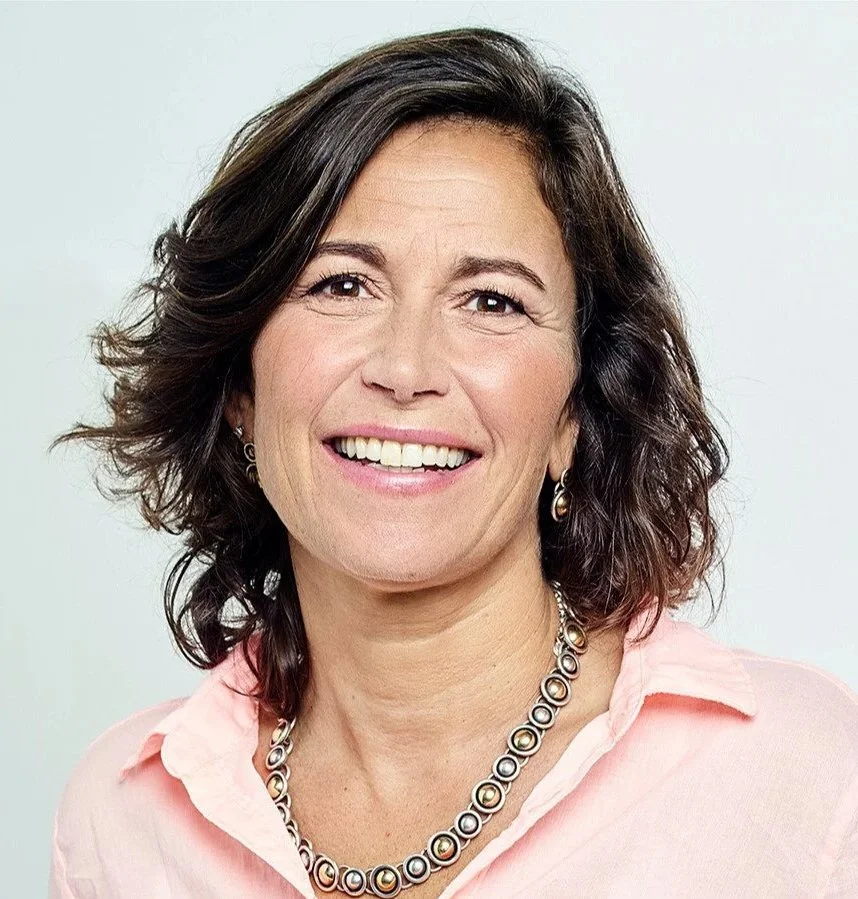 Book Professor Robin Teigland for visionary keynotes on AI-driven innovation, the blue circular economy, and the future of work. A leading authority on the 'Twin Transition' and sustainable digitalisation.