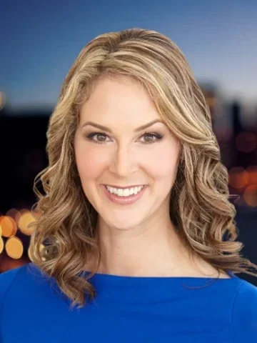 Amy McWhirter headshot, journalist, broadcaster and conference moderator