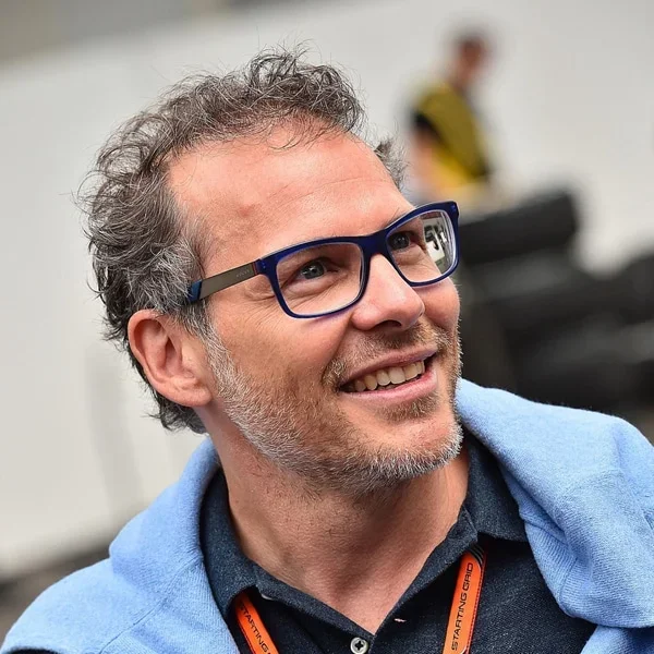 Jacques Villeneuve headshot — Formula One World Champion and keynote speaker on risk, instinct and competitive mindset | 92 Speakers