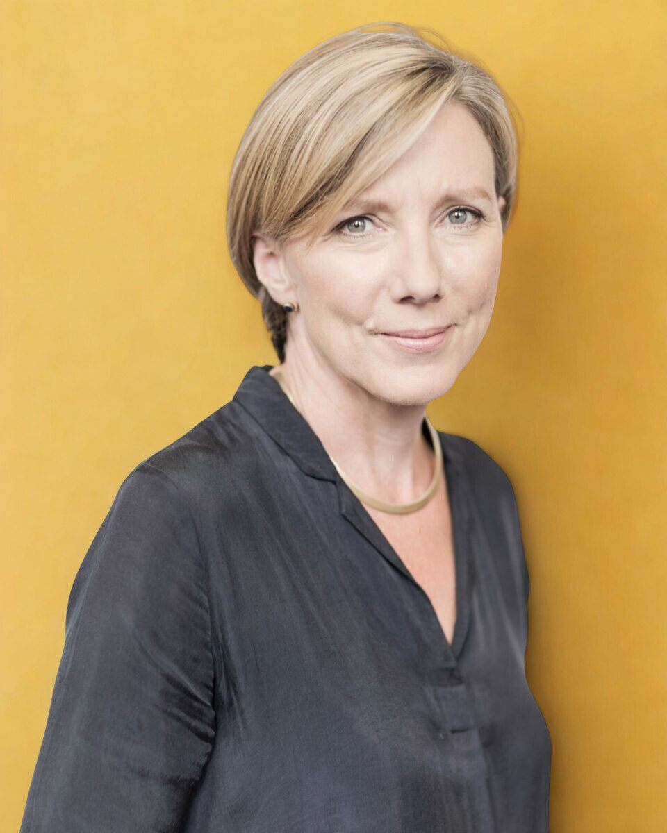 Sarah Montague headshot, broadcaster and moderator specialising in thoughtful, high-trust conversation