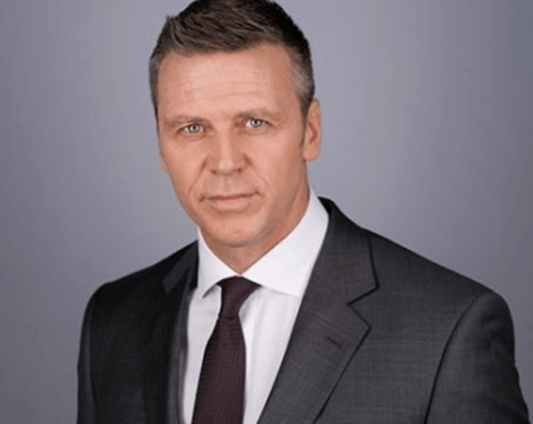 Steve Backley headshot — Olympic medallist and keynote speaker on precision, longevity and elite performance | 92 Speakers