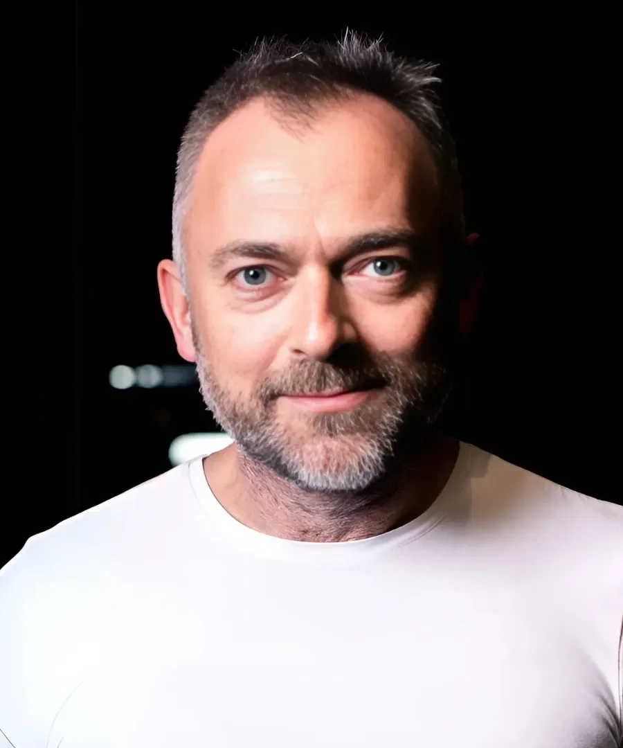 headshot Charles-Hazelwood-Leadership-Keynotes-92-Speakers.webp