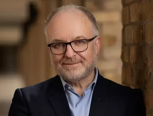 Andrew J Scott keynote speaker headshot on longevity economics, demographics and the future of work