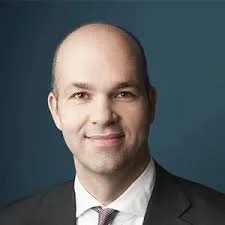 Headshot of Marcel Fratzscher, economist and expert on macroeconomic stability, inequality and European economic risk