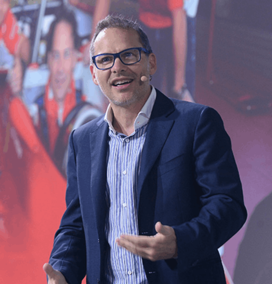 Jacques Villeneuve headshot — Formula One World Champion and keynote speaker on risk, instinct and competitive mindset | 92 Speakers