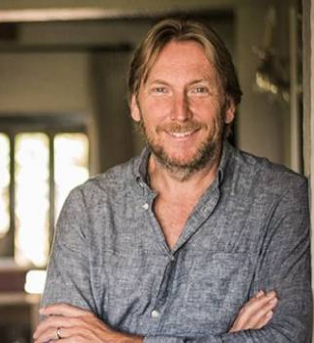 Jochen Zeitz speaking on sustainability, responsible leadership, ESG, business transformation and purpose-driven growth at an international conference.