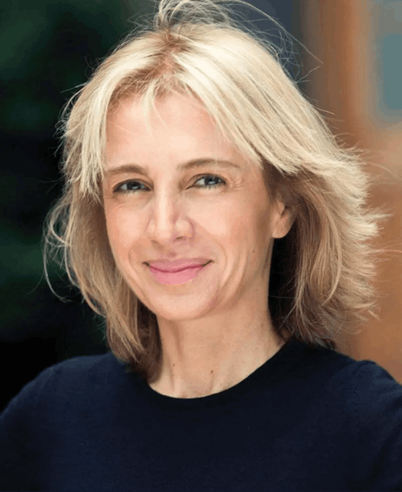 Sahar Hashemi OBE, founder of Coffee Republic and Buy Women Built, delivering a 2026 keynote on the 10 habits of an entrepreneurial mindset in large organisations