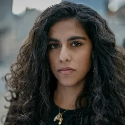 Mona Chalabi headshot, data journalist and keynote speaker on inequality, power and how numbers shape belief