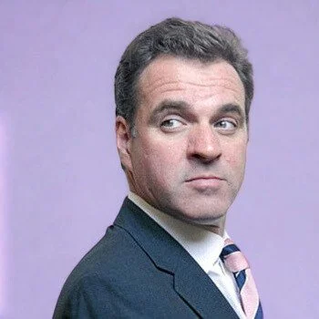 Niall Ferguson headshot — global historian and keynote speaker at 92 Speakers Bureau