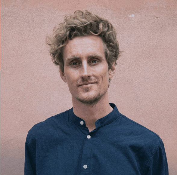 Book Ronan Harrington, former UK Foreign Office Futurist, for 2026 keynotes on the Resilient Performance Method™, burnout prevention, and leading through AI disruption