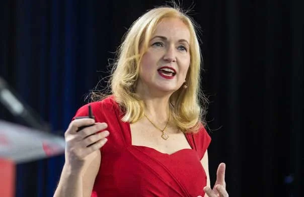 Kate Ancketill headshot – retail futurist, AI strategist and consumer behaviour keynote speaker at 92 Speakers Bureau