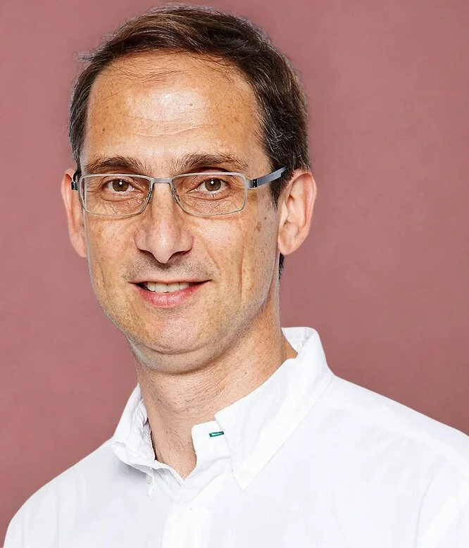 Headshot of Daniel Bobroff, digital consumer behaviour strategist and founder of Coded Futures,