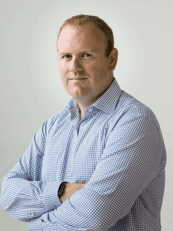 Headshot of Steven Van Belleghem, customer experience strategist and expert on customer-centric growth