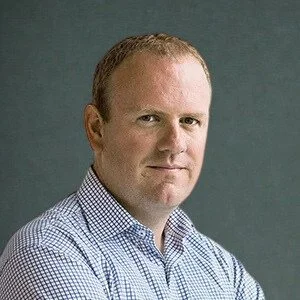 Headshot of Steven Van Belleghem, customer experience strategist and expert on customer-centric growth,