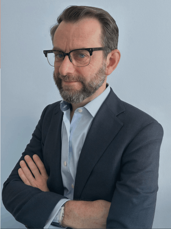 headshot Andrew Edgecliffe-Johnson (1).png