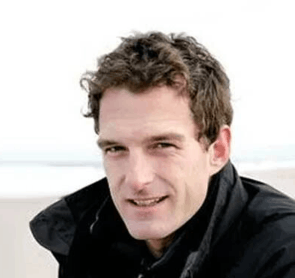 Dan Snow keynote speaker headshot — history broadcaster and author