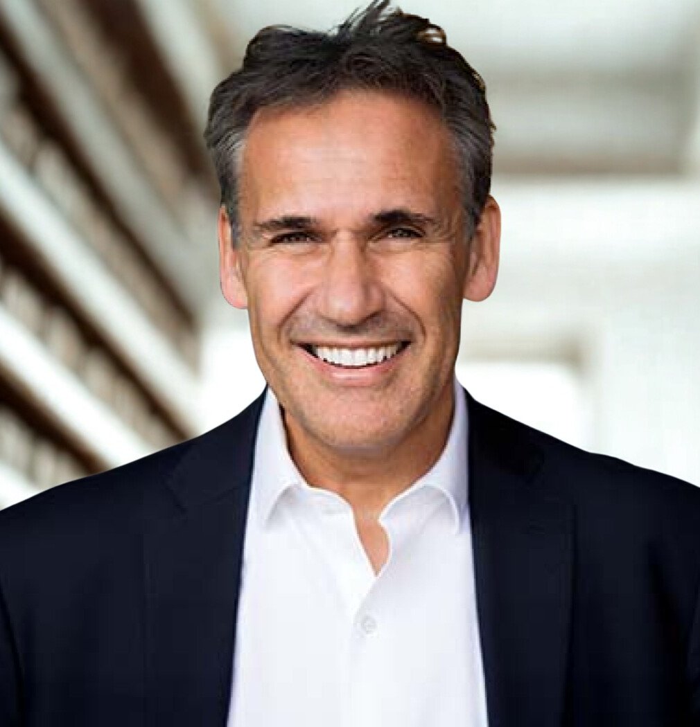 Headshot of Richard Susskind, author and advisor on AI and the future of professions,