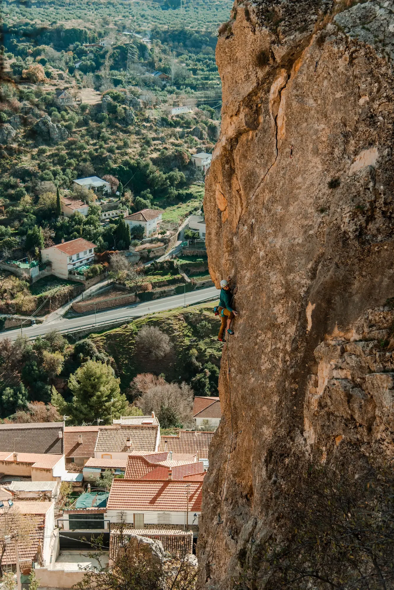 Lead climbing course outdoors on Granada limestone walls