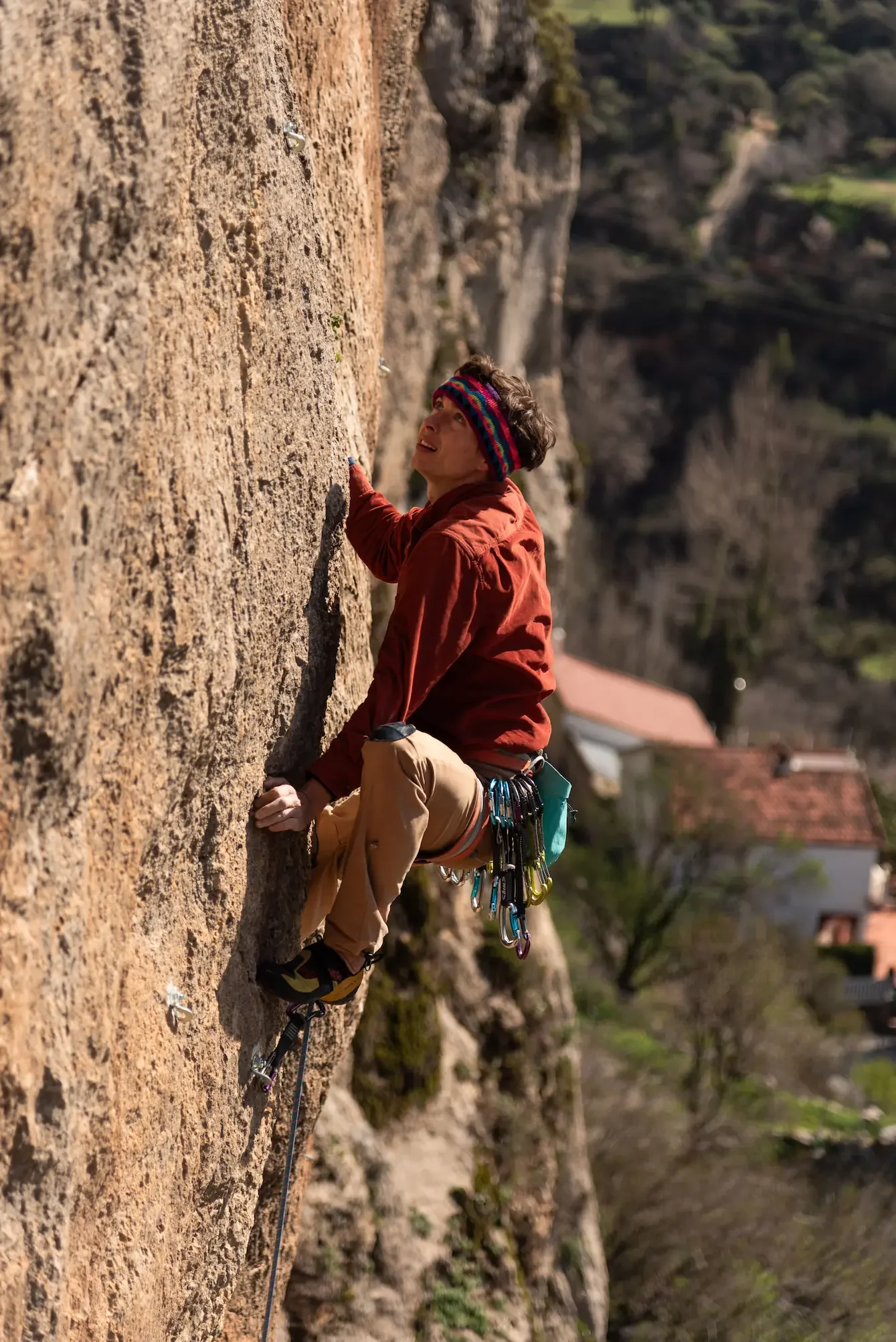Climbing guide preparing climbing session in Granada
