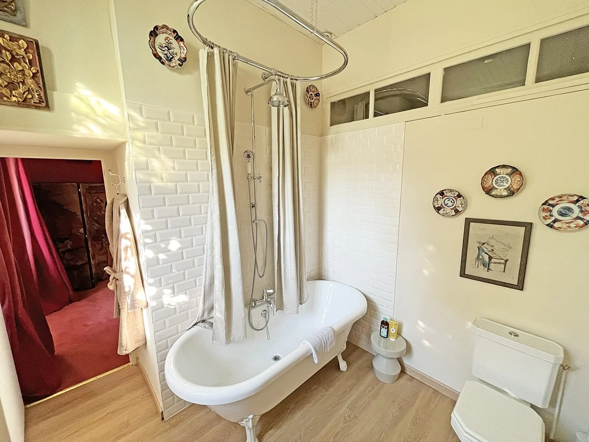 chambre d'hôtes, Château de Vauville, chateau de Vauville, La Hague, Cotentin, la Manche, Normandie, Normandy, bed and breakfast, France, salle de bain