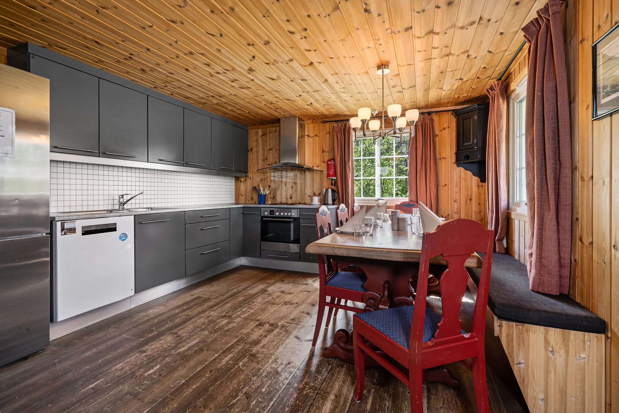 Kitchen in cabin. Large dining table and plenty of space. Photo