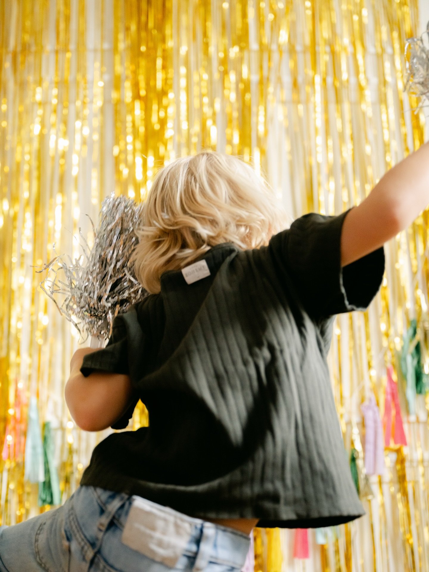 Aujourd'hui j'ai 42 ans 🎂✨

Je suis nulle pour me projeter, donc je ne me suis jamais dit : &agrave; 42 ans je ferai &ccedil;a, j'aurais &ccedil;a ...
Et d'ailleurs je n'aurais jamais devin&eacute; et c'est s&ucirc;rement &ccedil;a qui est le mieux.