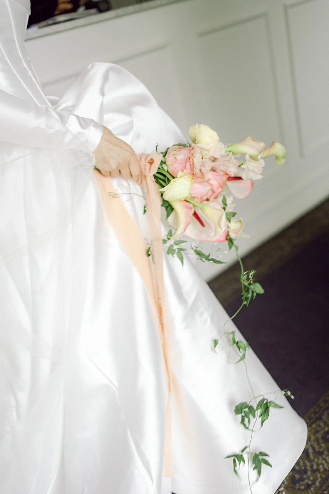 Bridal portrait at a Danish estate wedding venue, captured in a natural documentary style by Copenhagen wedding photographer DreamSonder