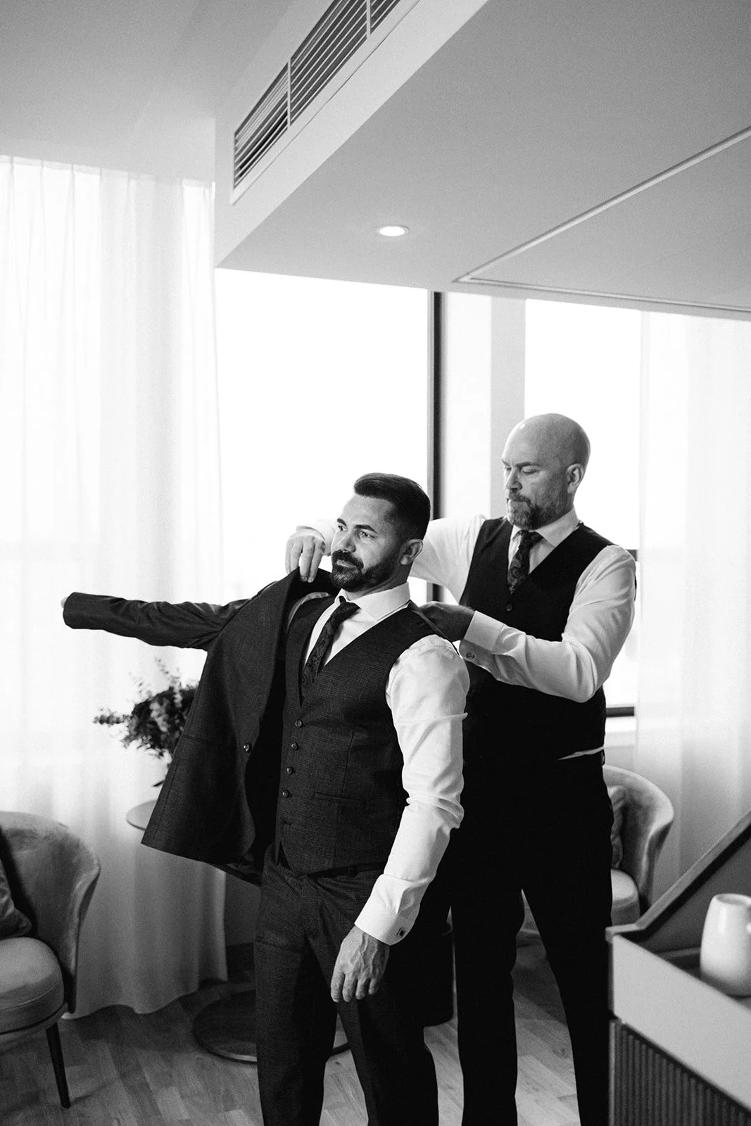 franklin-paulo-copenhagen-wedding-getting-ready5.jpg